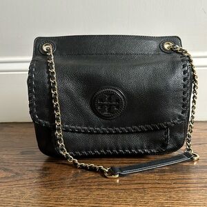 Tory Burch leather purse with double gold chain strap - like new!